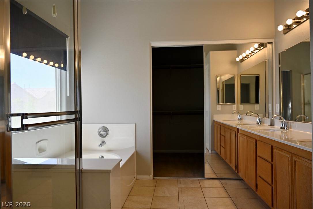 8829 Kingswood Drive Las Vegas NV 89147