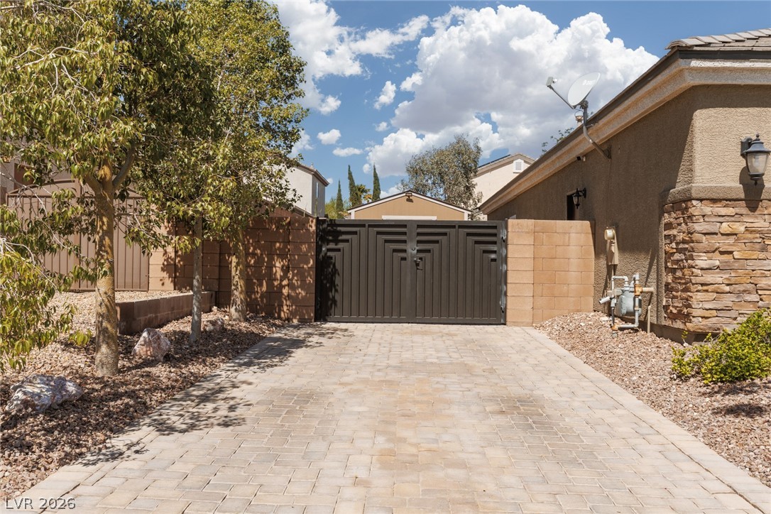 11233 Carson Brook Street Las Vegas NV 89183