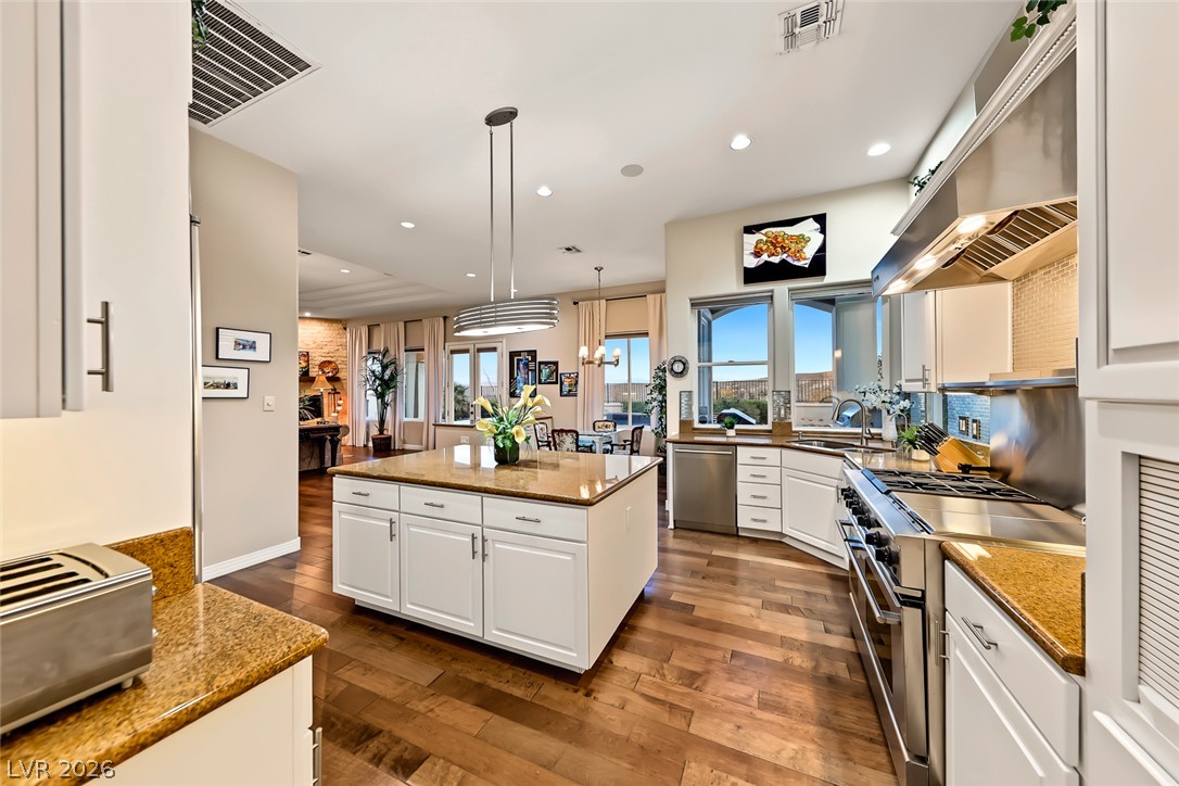 25 Avenida Fiori Henderson NV 89011