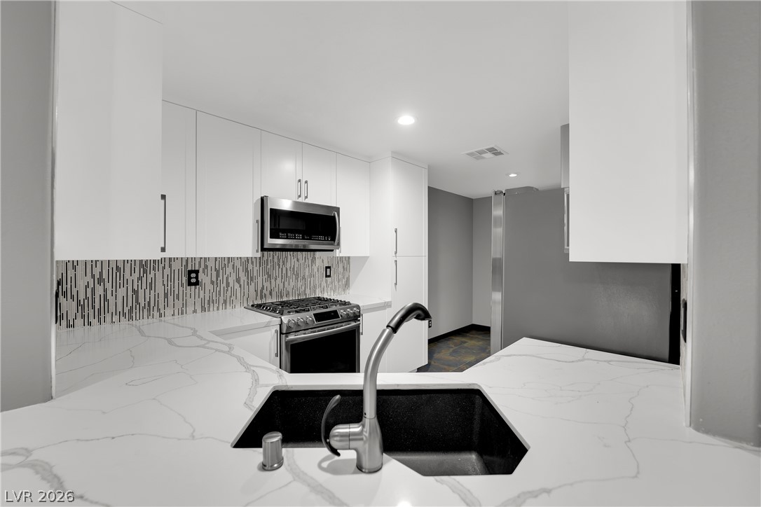 9074 Hombard Avenue Las Vegas NV 89148