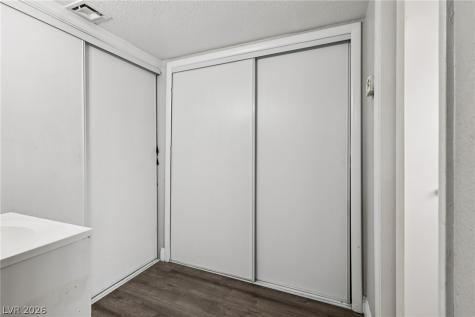 5061 Hallet Drive Las Vegas NV 89122