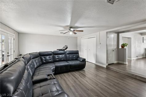 5061 Hallet Drive Las Vegas NV 89122