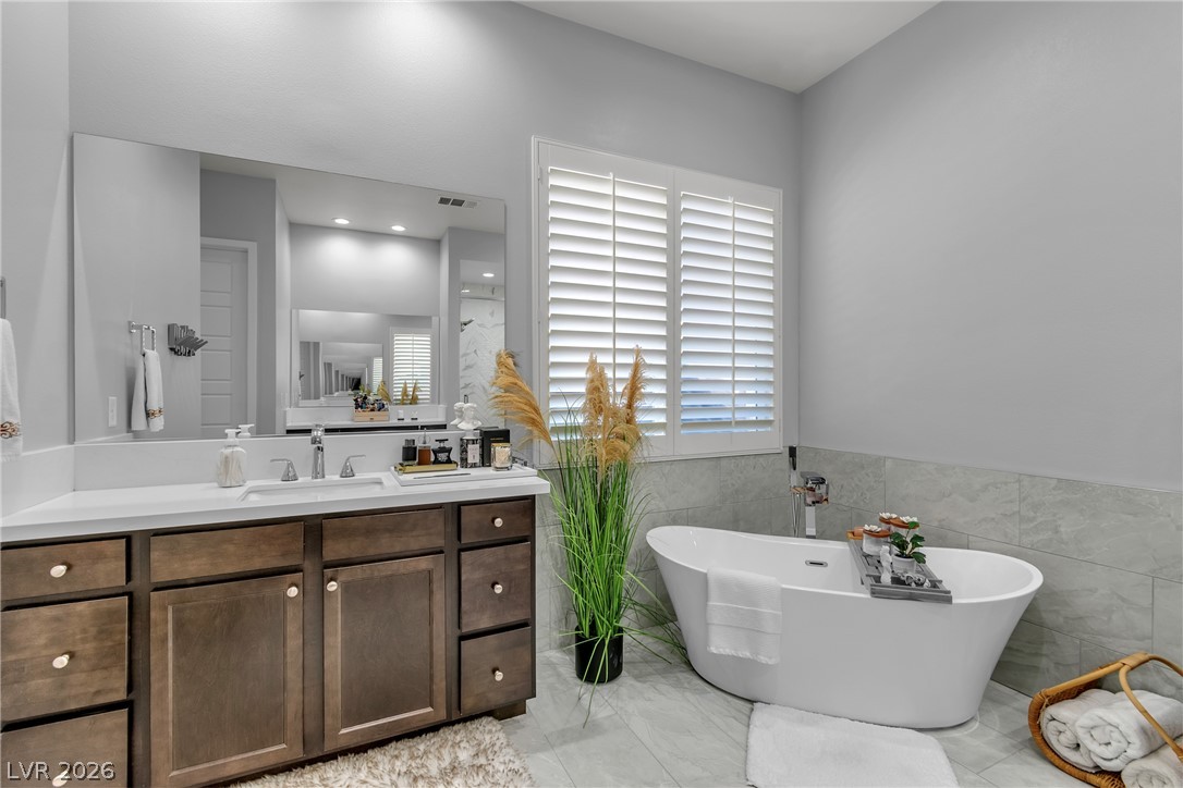 8233 Sweetwater Creek Way Las Vegas NV 89113