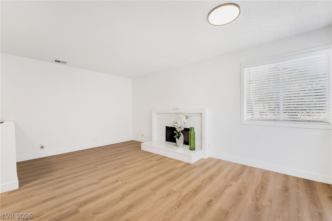 5009 Spencer Street D Las Vegas NV 89119