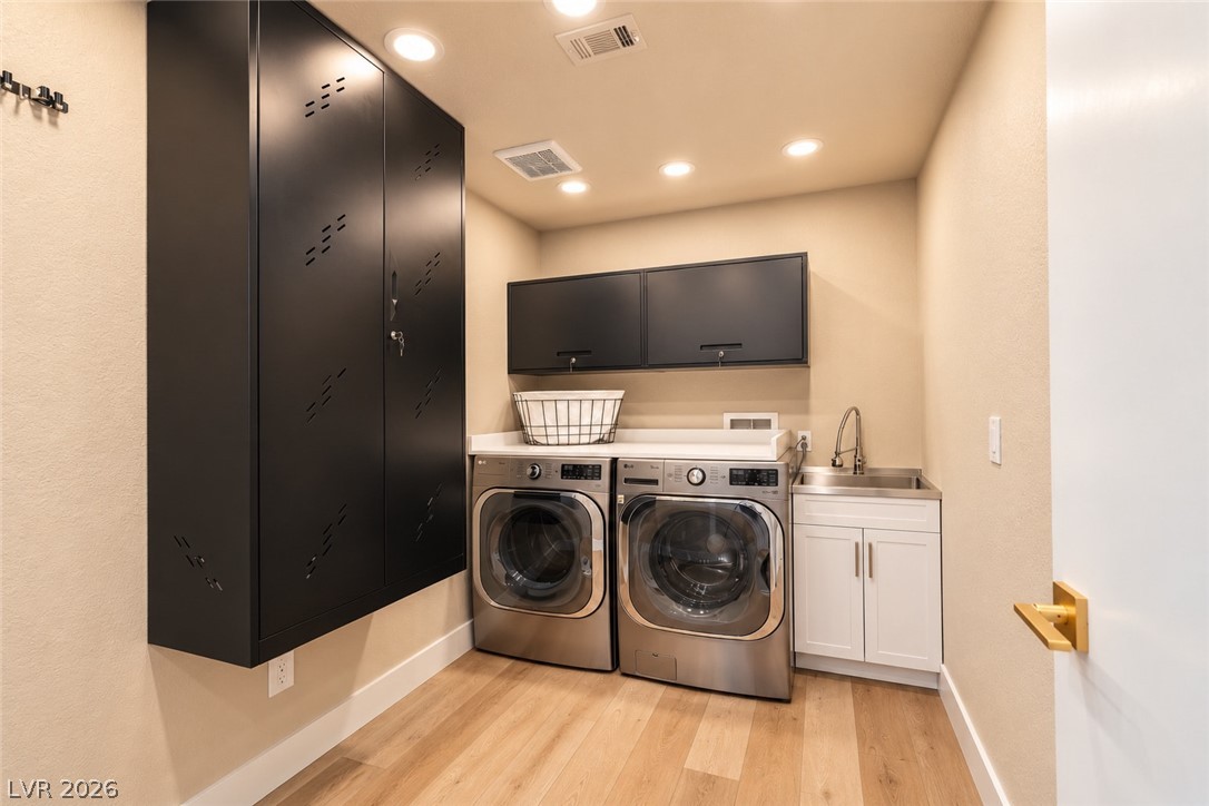 2824 Shannon River Drive Las Vegas NV 89117