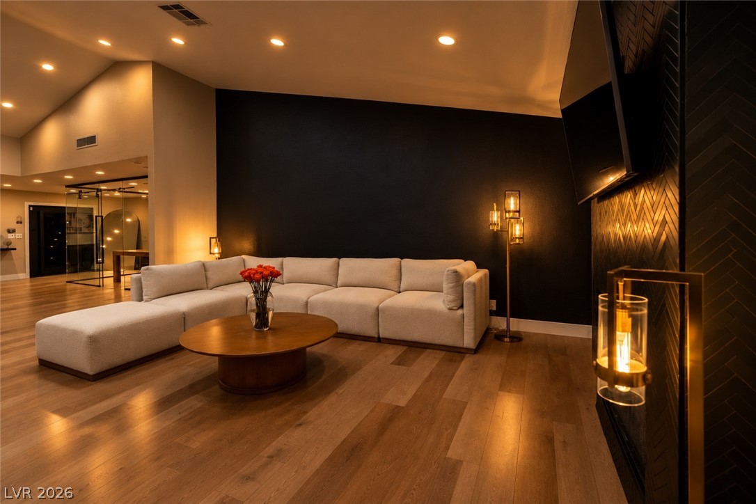 2824 Shannon River Drive Las Vegas NV 89117