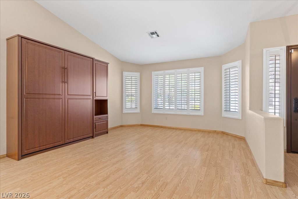 8245 Aqua Spray Avenue Las Vegas NV 89128