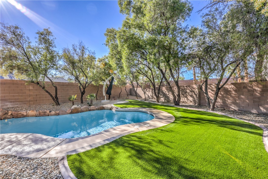 1920 Columbia Crest Court Las Vegas NV 89117