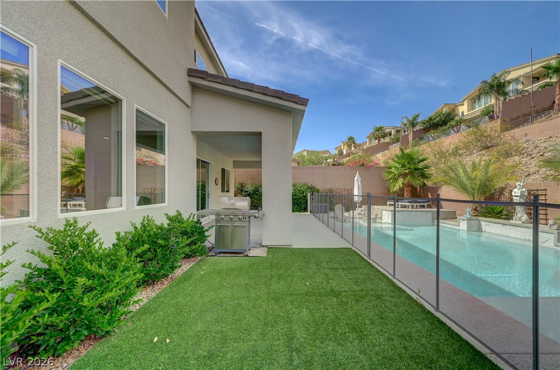 32 Vista Outlook Street Henderson NV 89011