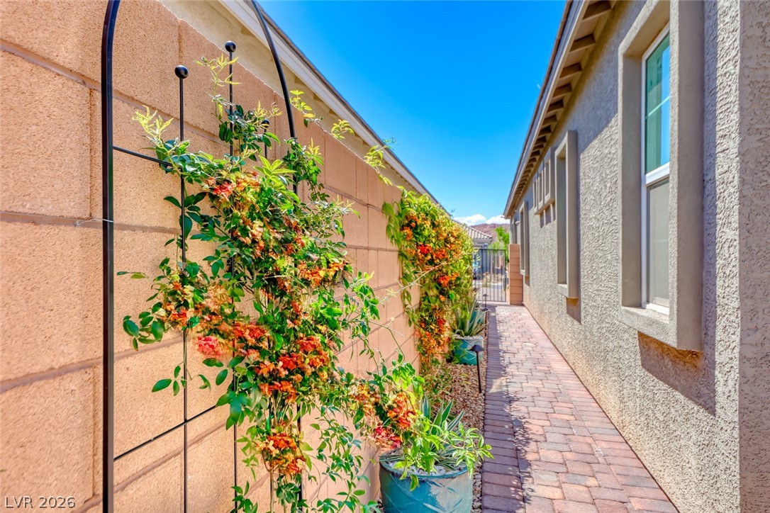 80 Tatahatso Point Street Henderson NV 89011