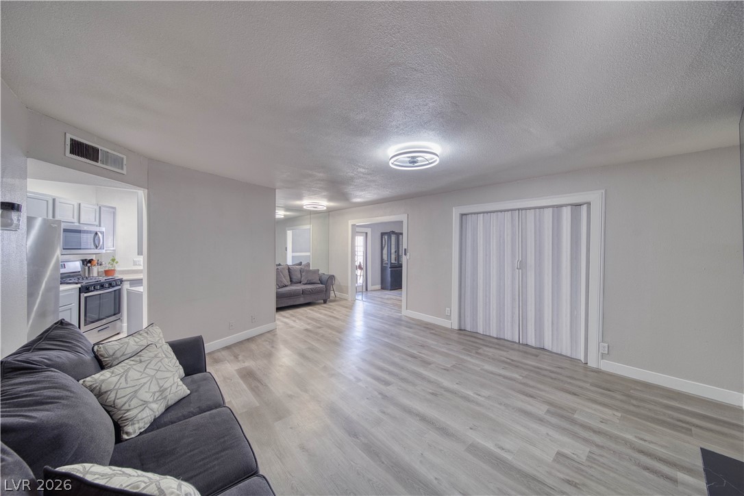5233 Orinda Avenue Las Vegas NV 89120