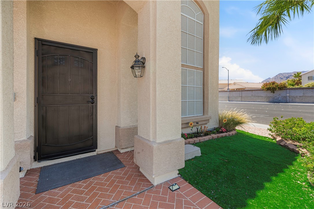9133 Sapphire Ridge Avenue Las Vegas NV 89129