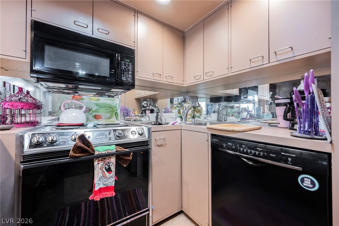 3823 Sinclair Street Las Vegas NV 89121