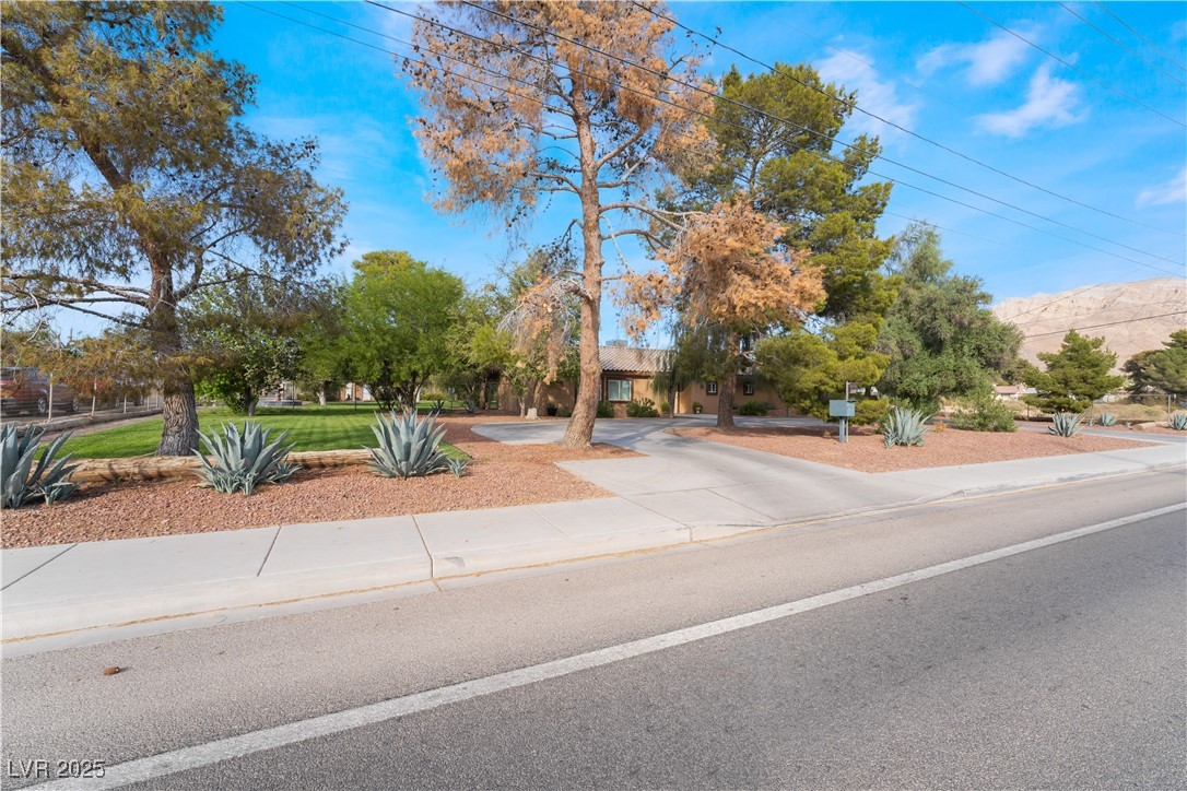 5976 Stewart Avenue Las Vegas NV 89110