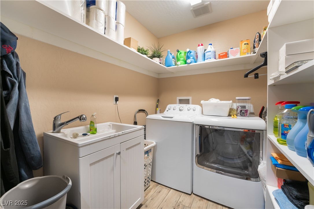 5976 Stewart Avenue Las Vegas NV 89110