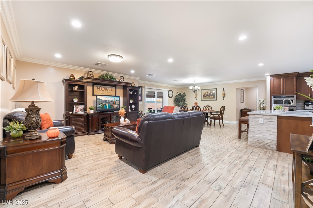 5976 Stewart Avenue Las Vegas NV 89110