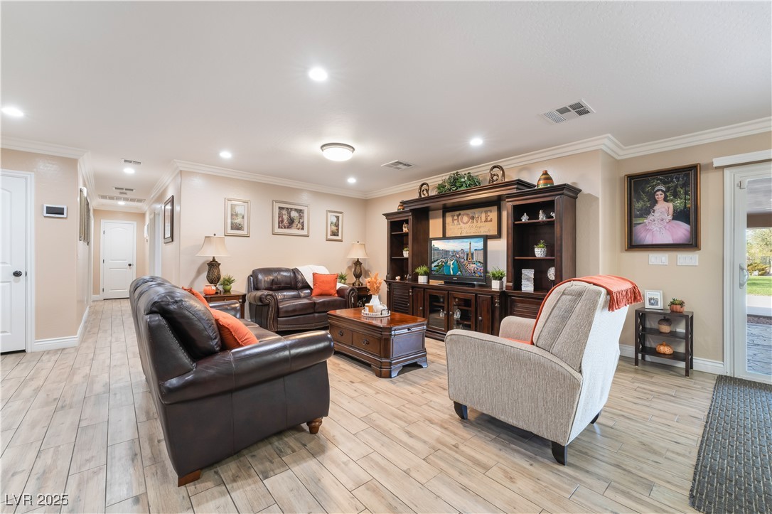 5976 Stewart Avenue Las Vegas NV 89110