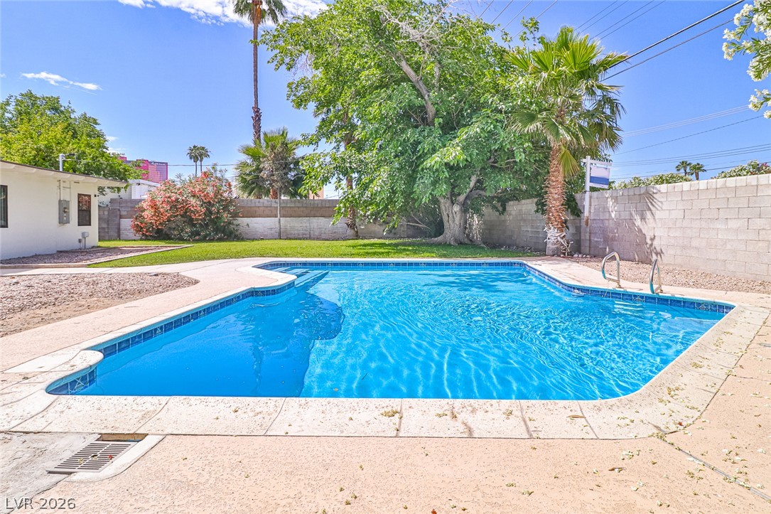 1605 Bryn Mawr Avenue Las Vegas NV 89102