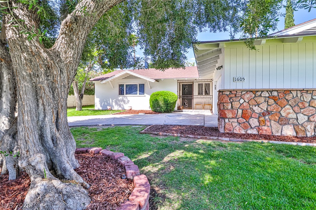 1605 Bryn Mawr Avenue Las Vegas NV 89102