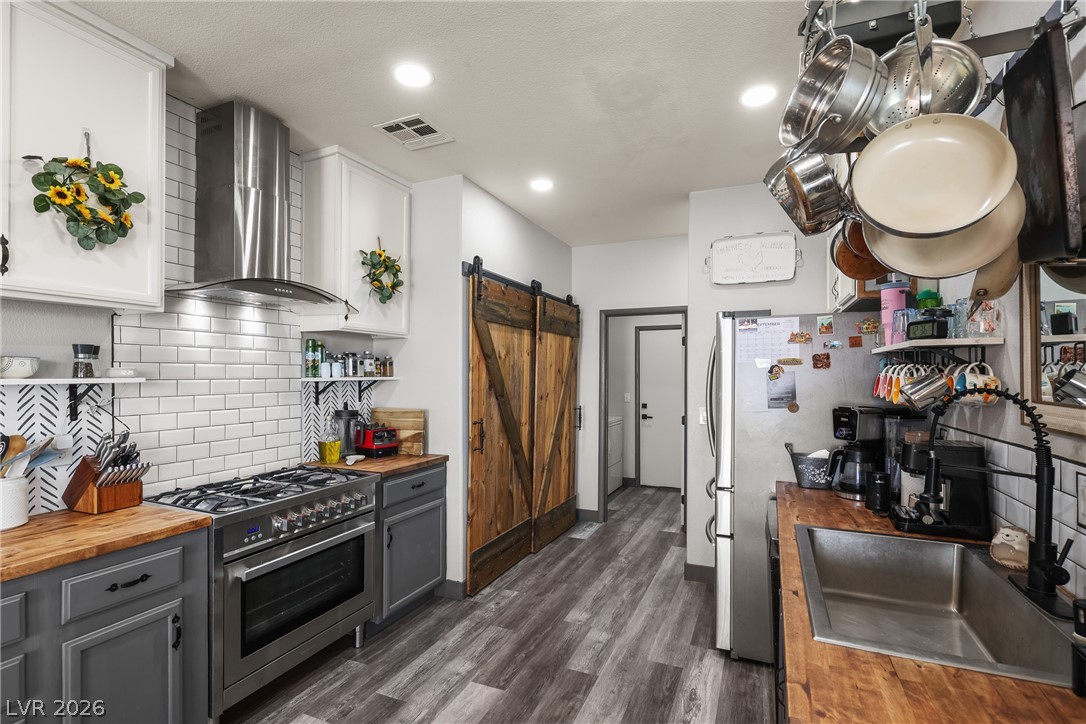 7066 Shimmering Avenue Henderson NV 89011