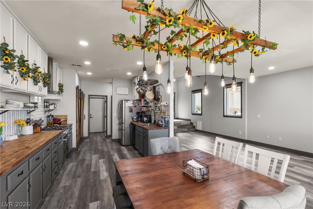 7066 Shimmering Avenue Henderson NV 89011