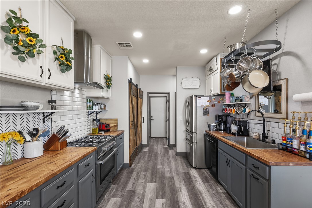 7066 Shimmering Avenue Henderson NV 89011