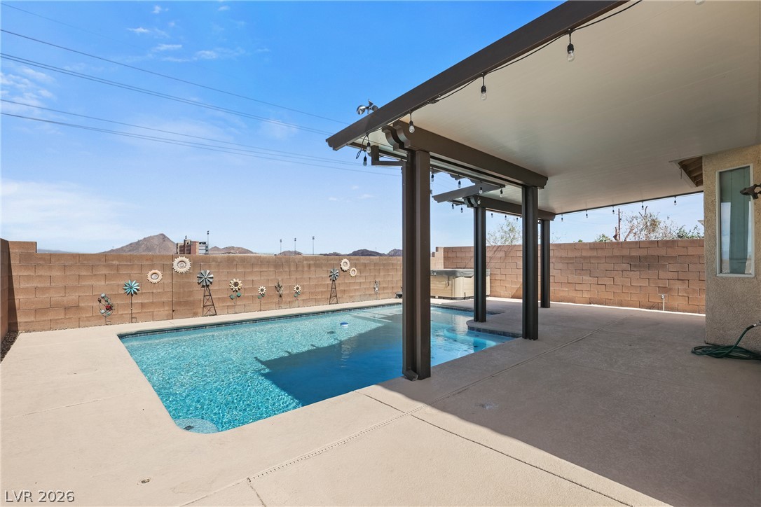 7066 Shimmering Avenue Henderson NV 89011