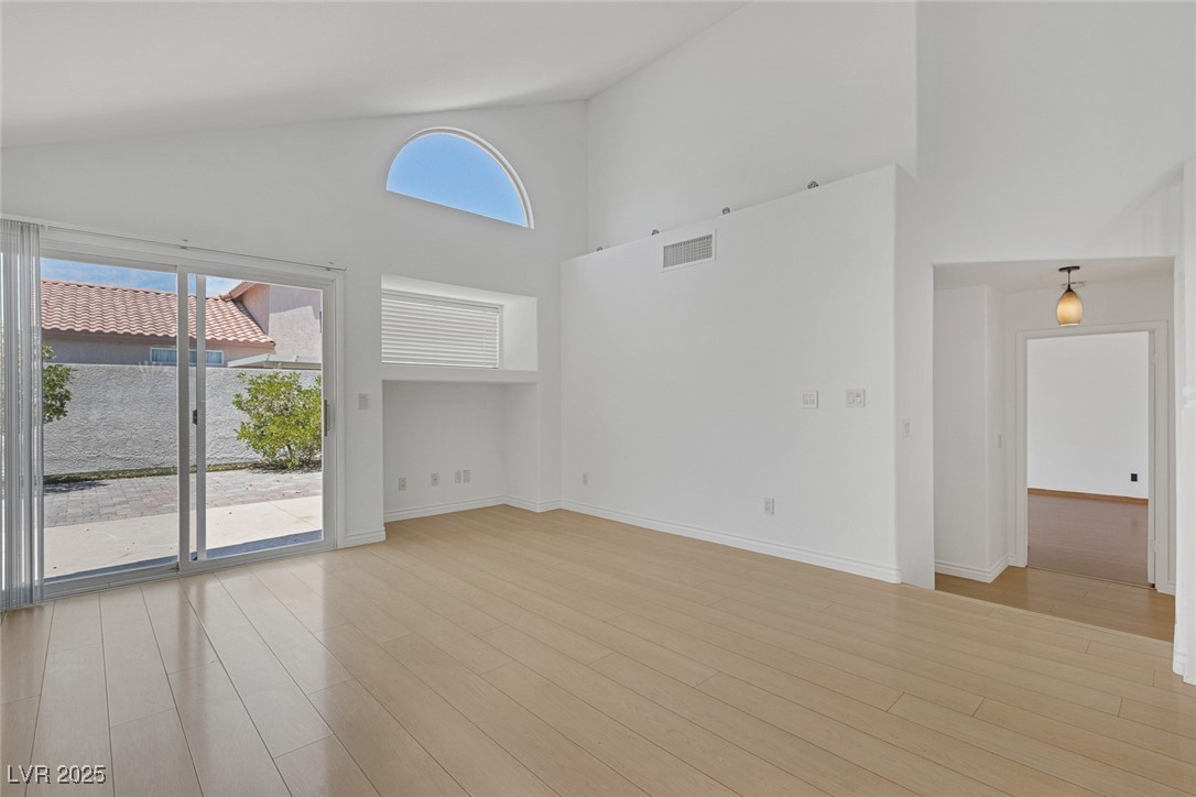 8756 Harvest Valley Avenue Las Vegas NV 89129