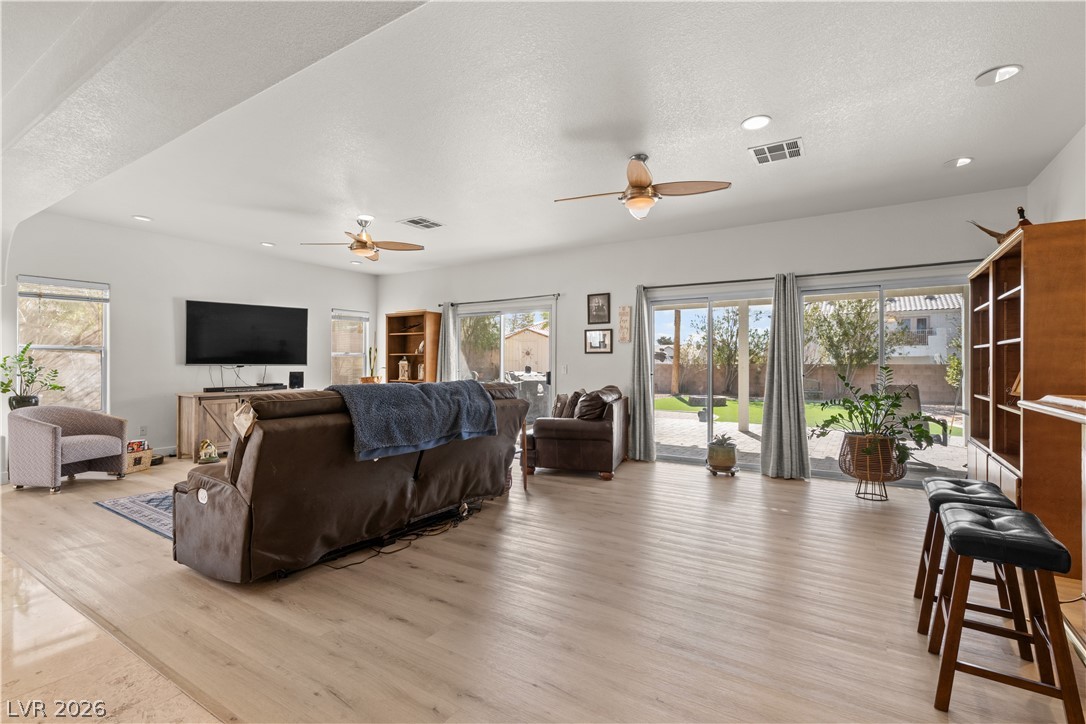 6647 Isolated Avenue Las Vegas NV 89110