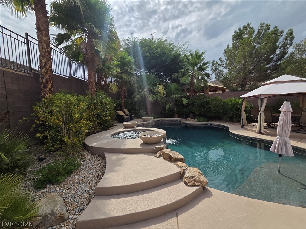 2104 Pont National Drive Henderson NV 89044