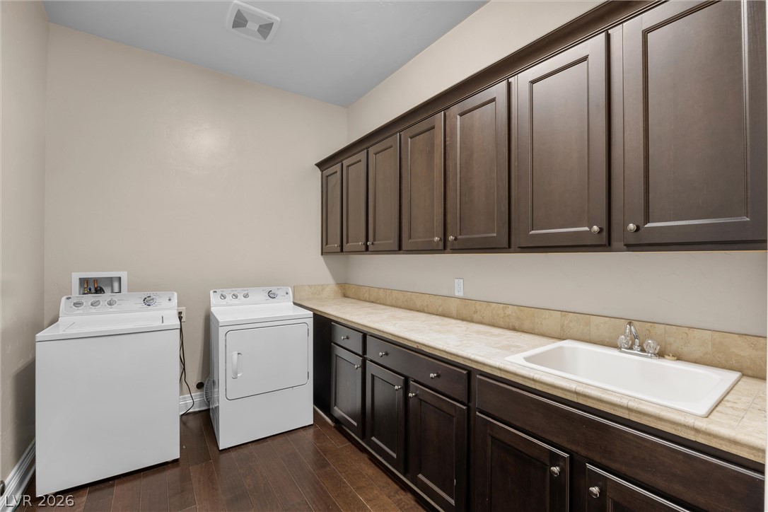 9843 Cathedral Pines Avenue Las Vegas NV 89149