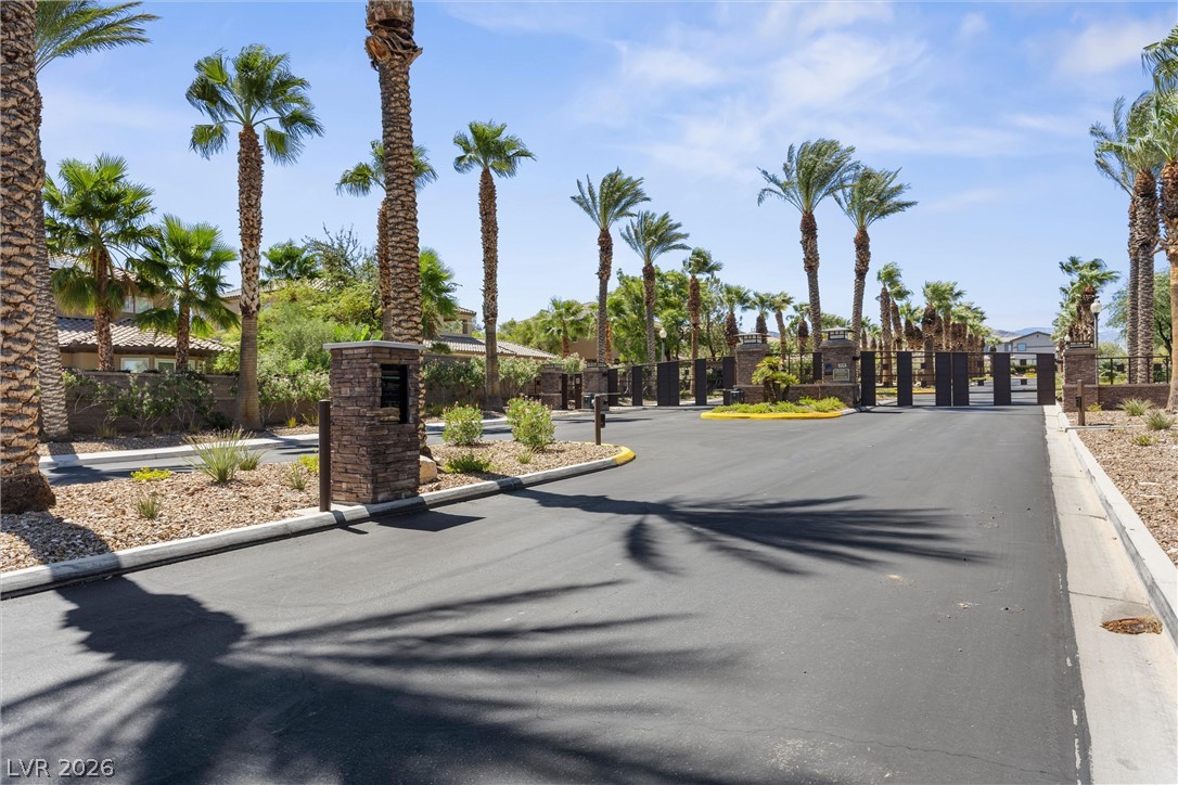 9843 Cathedral Pines Avenue Las Vegas NV 89149