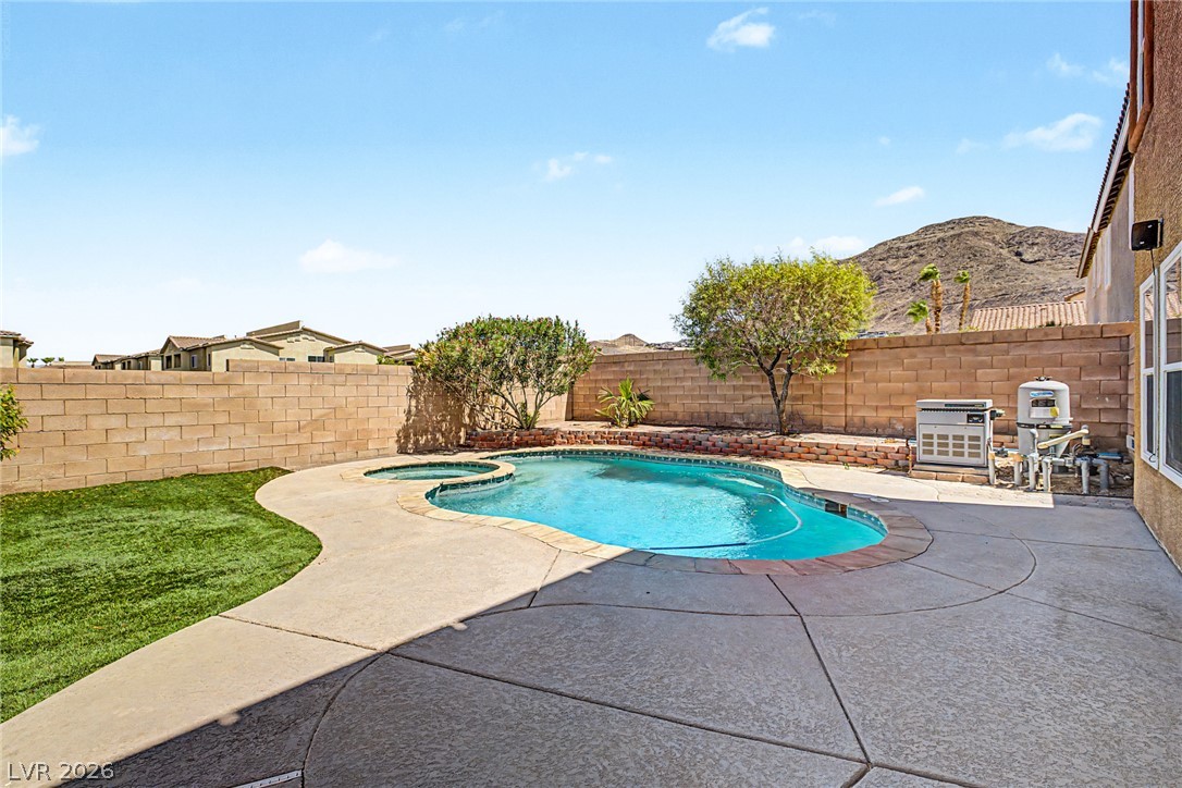 184 White Butte Street Henderson NV 89012