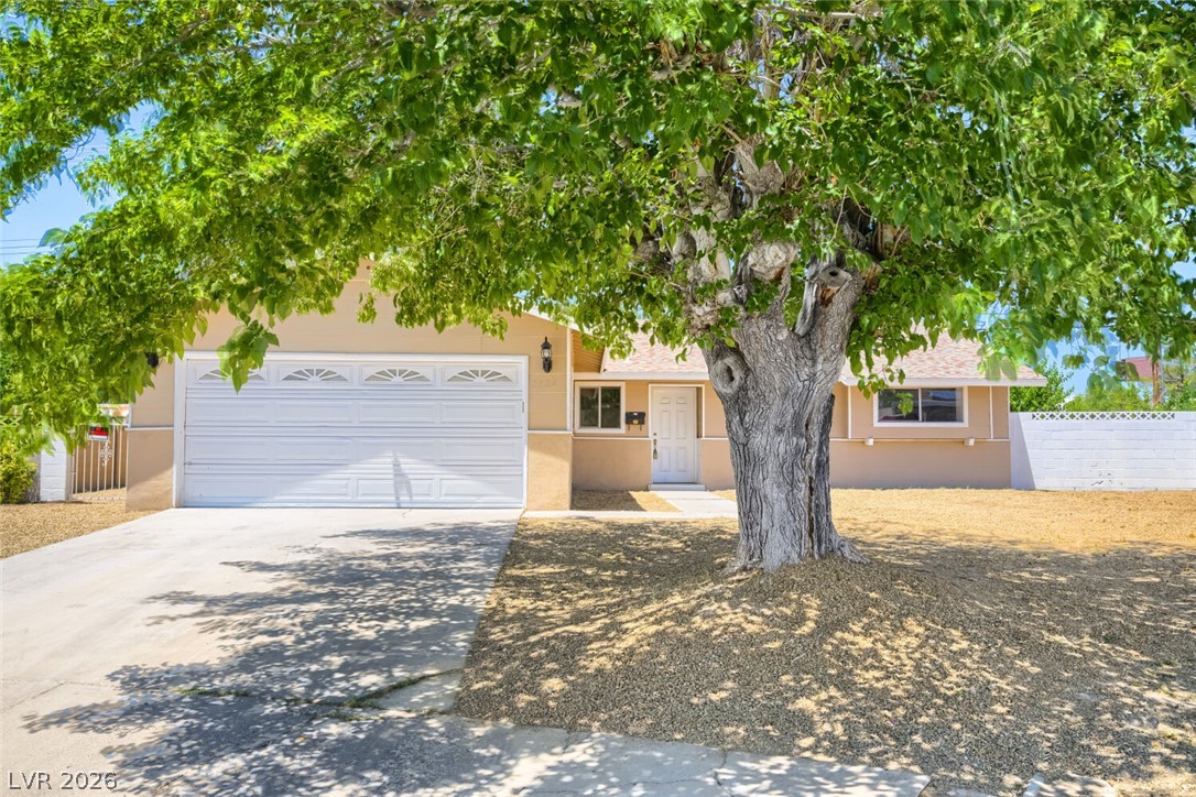 2024 Collins Avenue Las Vegas NV 89106