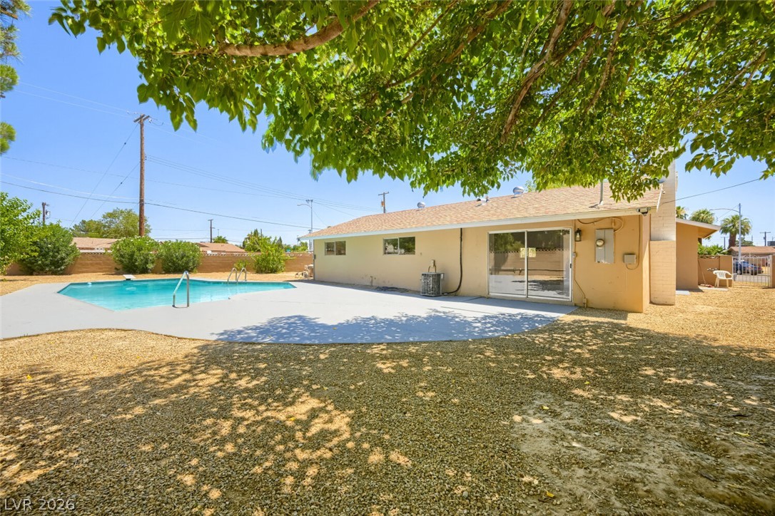 2024 Collins Avenue Las Vegas NV 89106