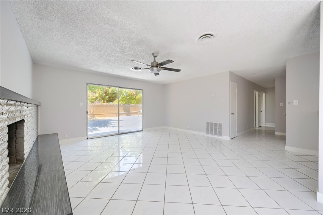 2024 Collins Avenue Las Vegas NV 89106