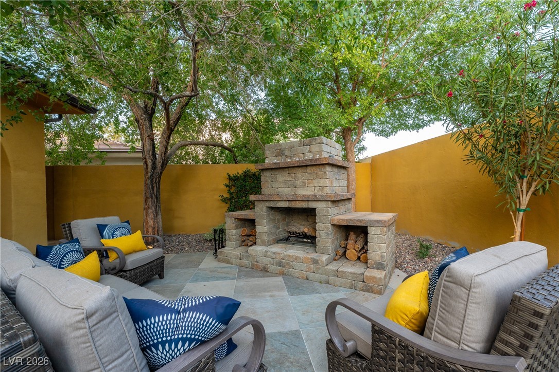 8223 Windrush Avenue Las Vegas NV 89117