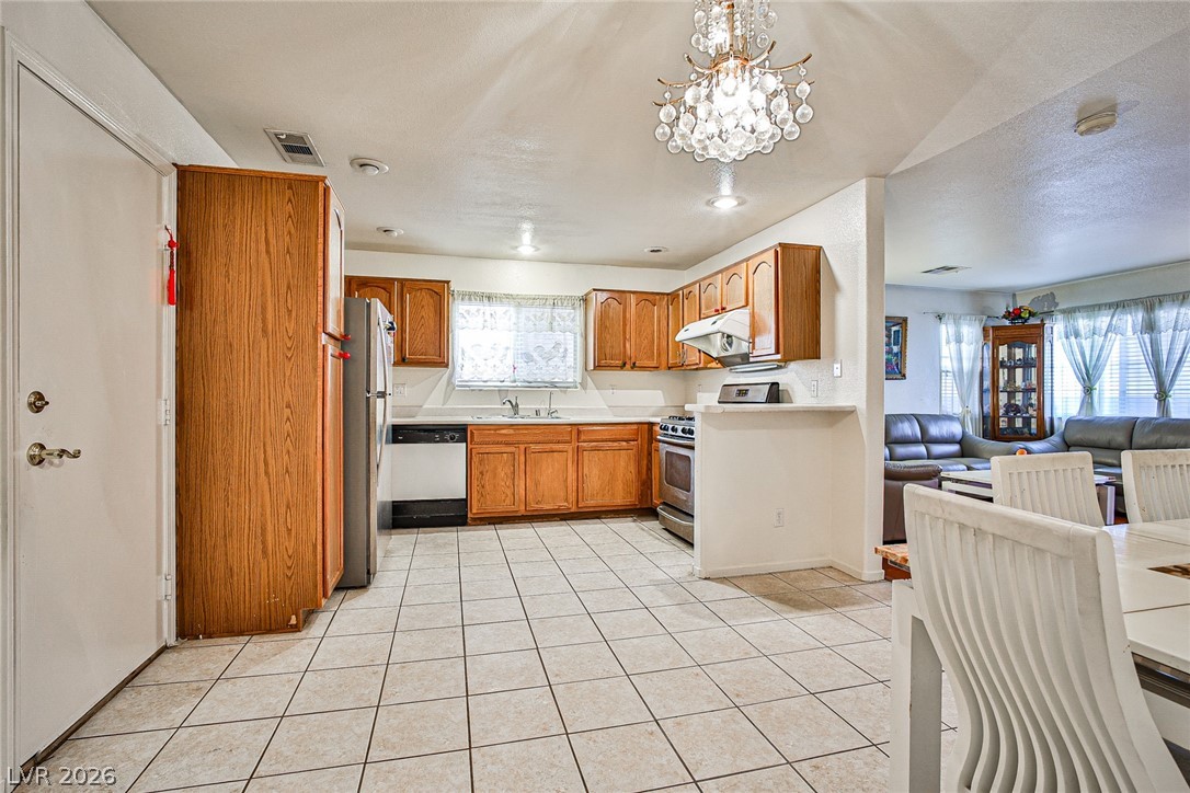 6086 Sunken River Trail Las Vegas NV 89118