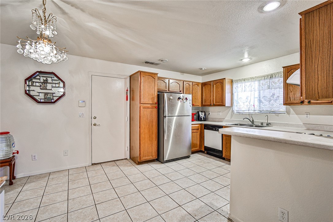6086 Sunken River Trail Las Vegas NV 89118