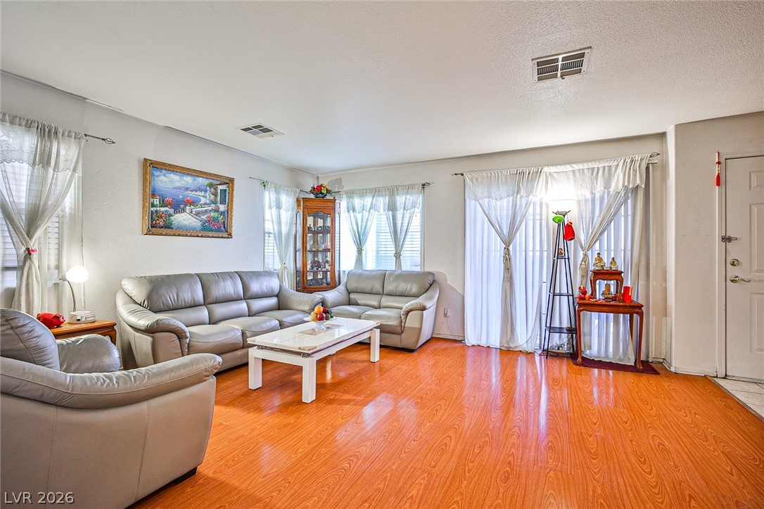 6086 Sunken River Trail Las Vegas NV 89118