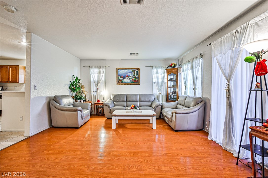 6086 Sunken River Trail Las Vegas NV 89118