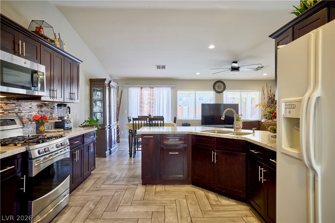 329 Casa Del Norte Drive North Las Vegas NV 89031