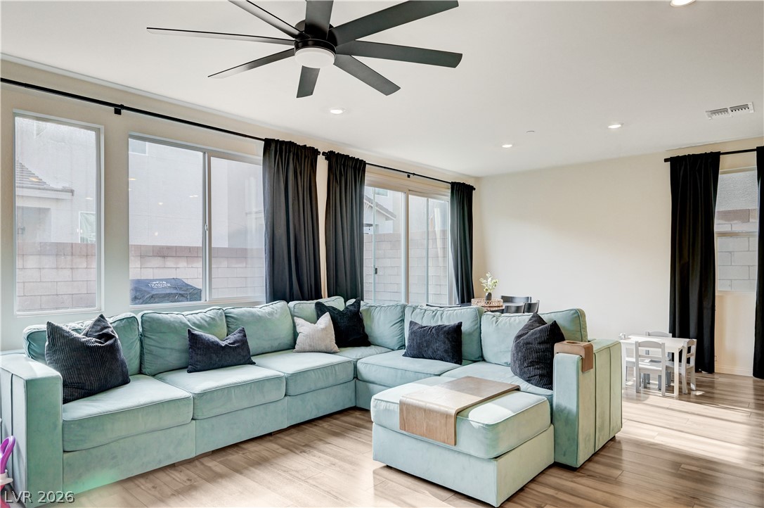 10207 Canyon Mantle Street Las Vegas NV 89166