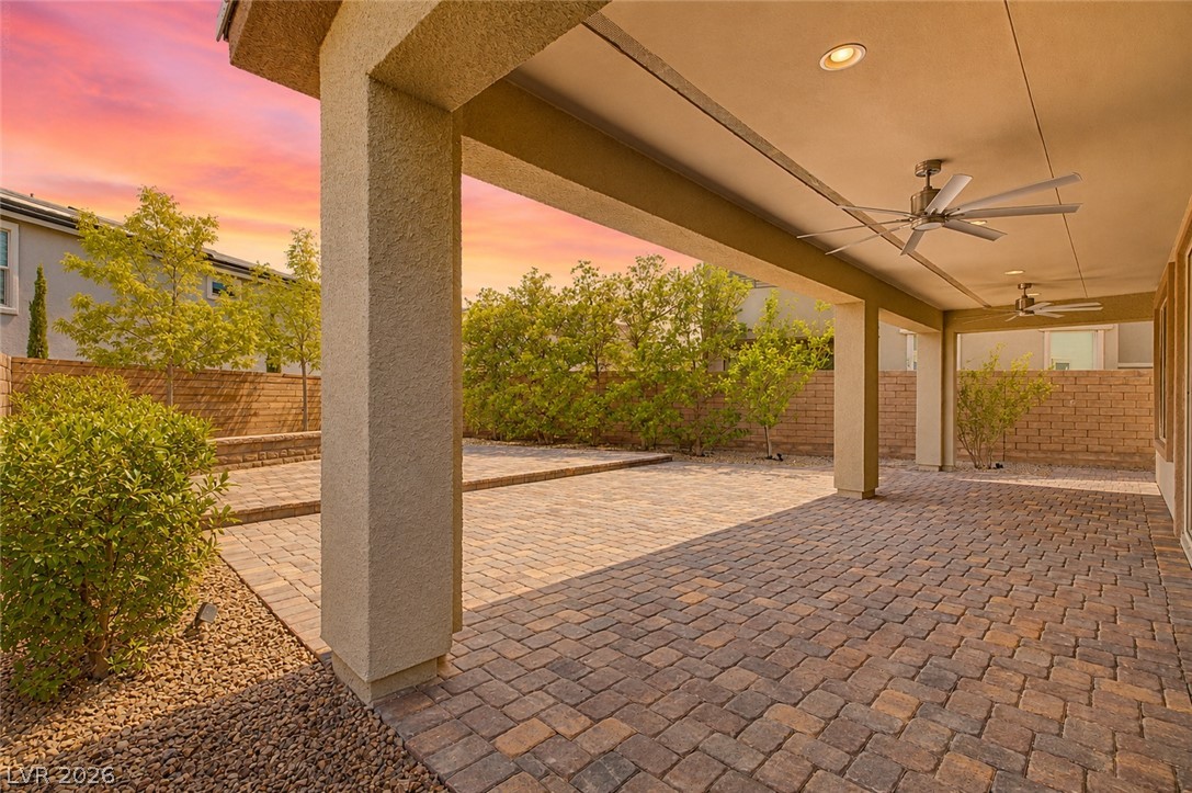 2568 Iron Crest Lane Las Vegas NV 89138