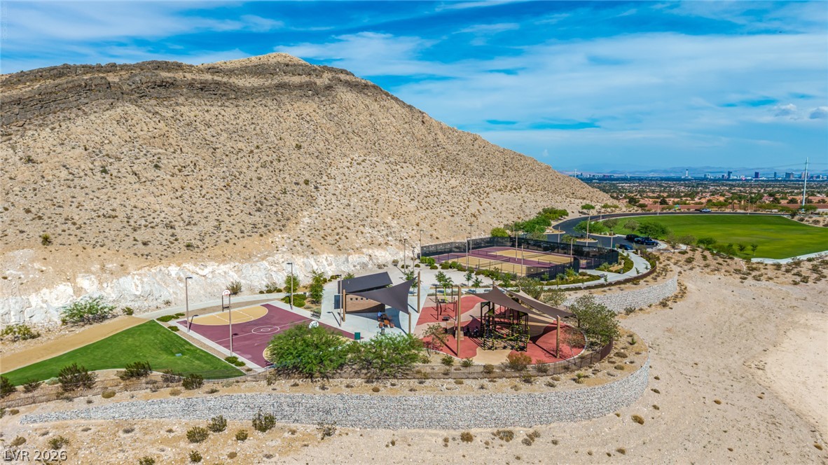 2568 Iron Crest Lane Las Vegas NV 89138