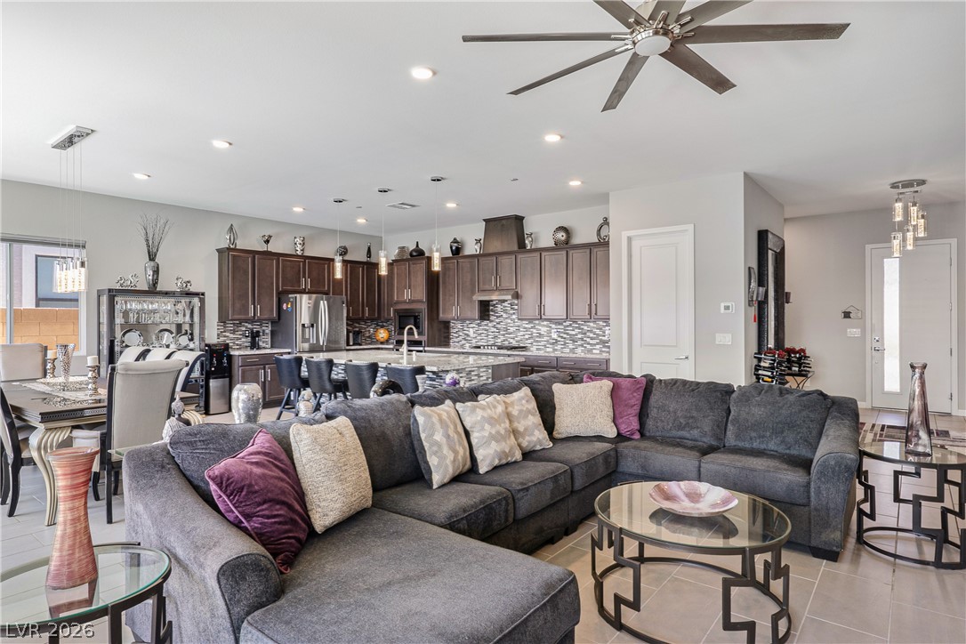 7441 Deschutes Circle Las Vegas NV 89129