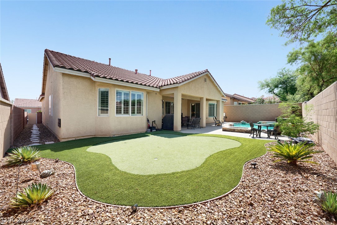 9522 Quiet Valley Avenue Las Vegas NV 89149