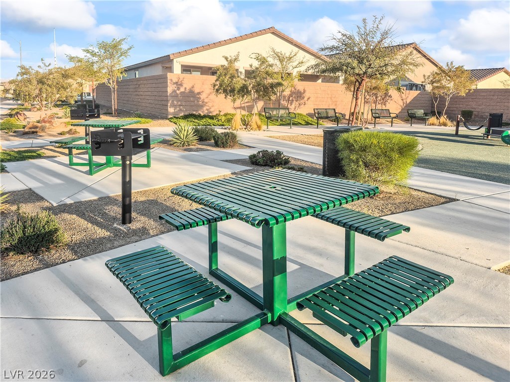 6033 Bugsy Street North Las Vegas NV 89081