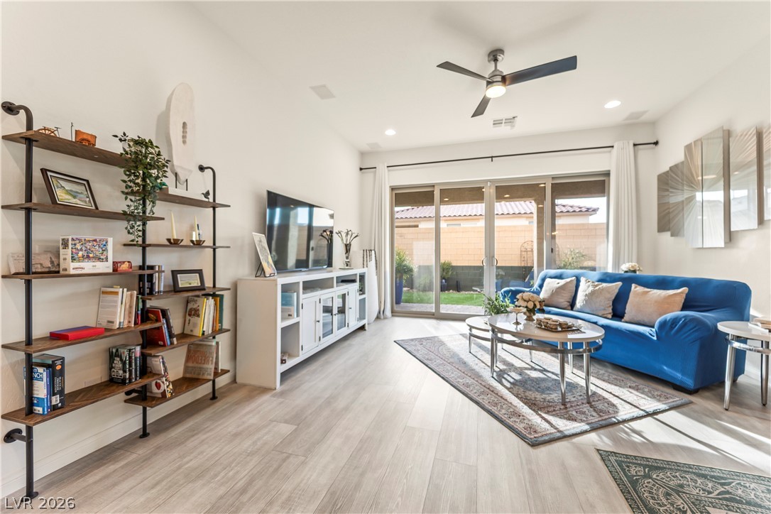 6033 Bugsy Street North Las Vegas NV 89081
