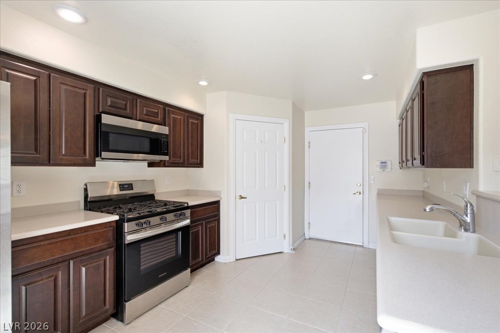9344 Field Thistle Avenue Las Vegas NV 89149